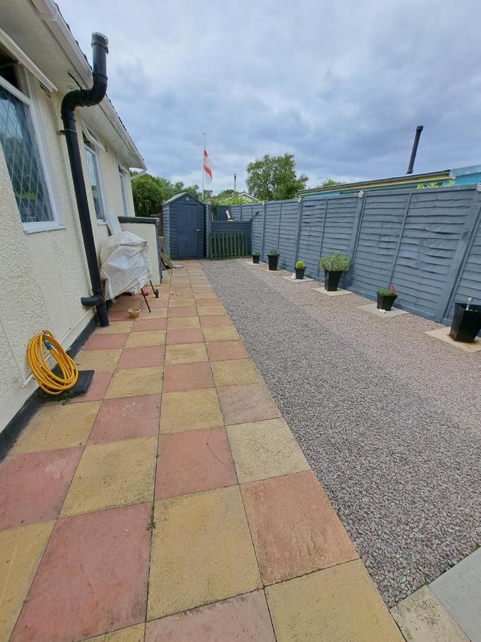 Beach & Tonic Beachside Chalet Humberston Exterior foto
